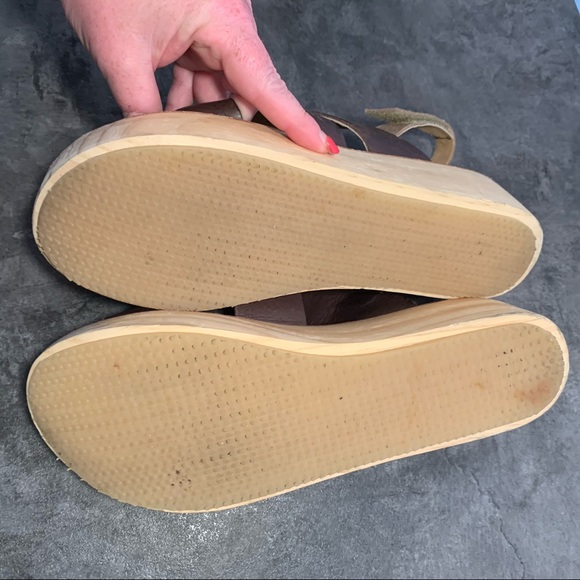 KOOLABURRA by UGG Sandals - Picture 4 of 6